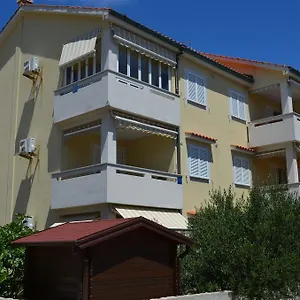 https://apartment-ive.primorje-gorskikotar.com